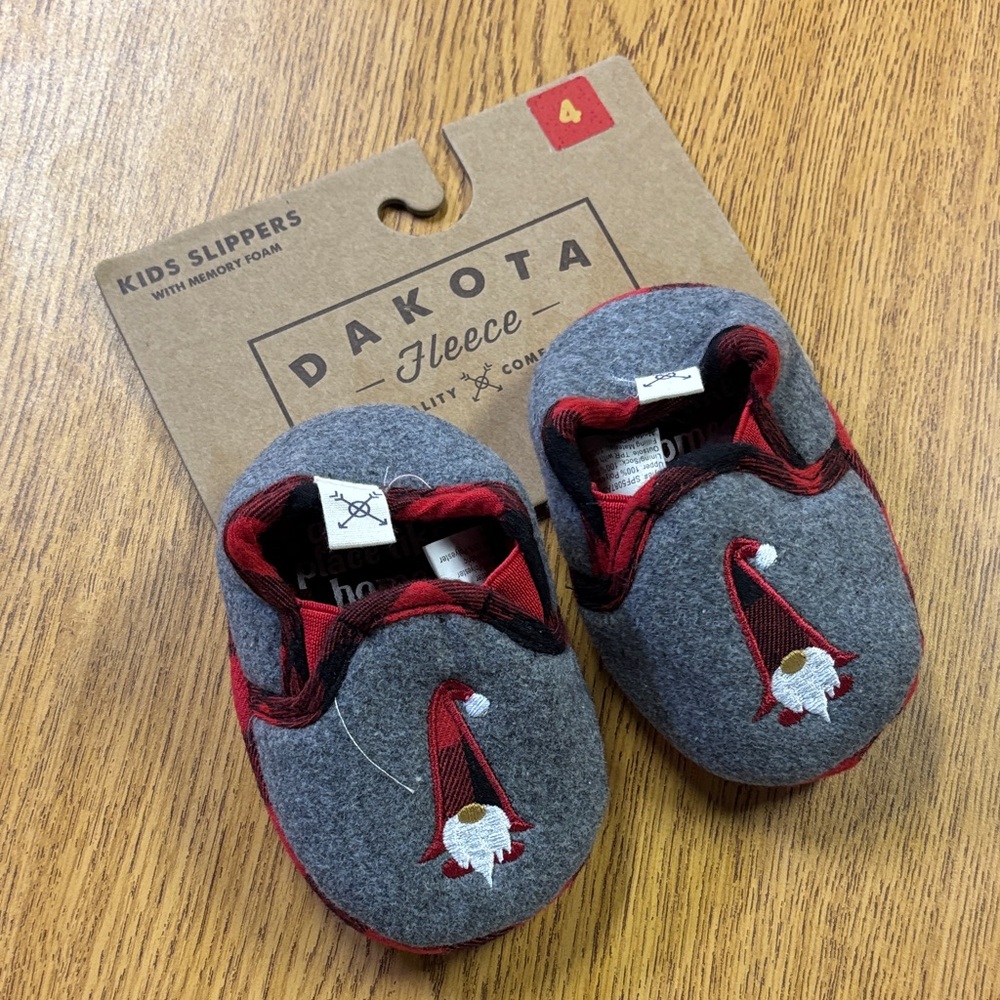 Dakota Fleece Kids Slippers - Gray and Red